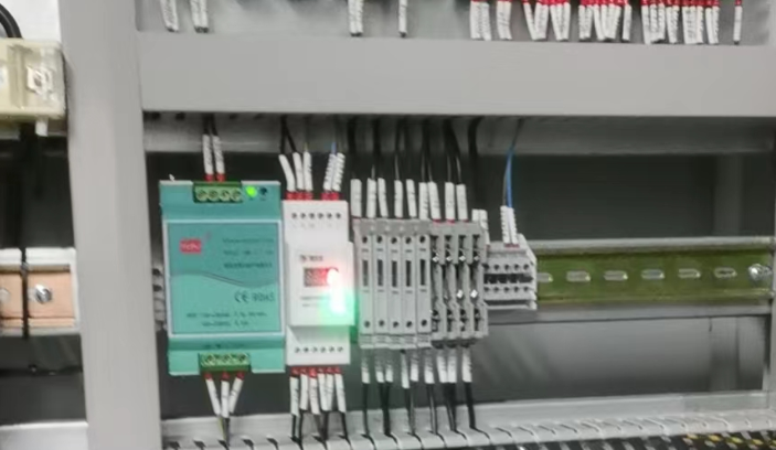 输配线电路雷电流监测安装视频